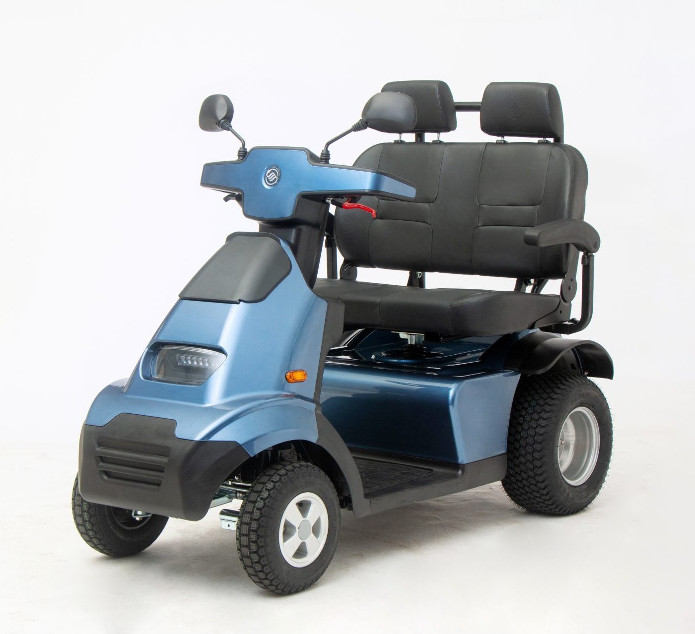 Semi sideview picture of the Afiscooter S4 mobility scooter.
